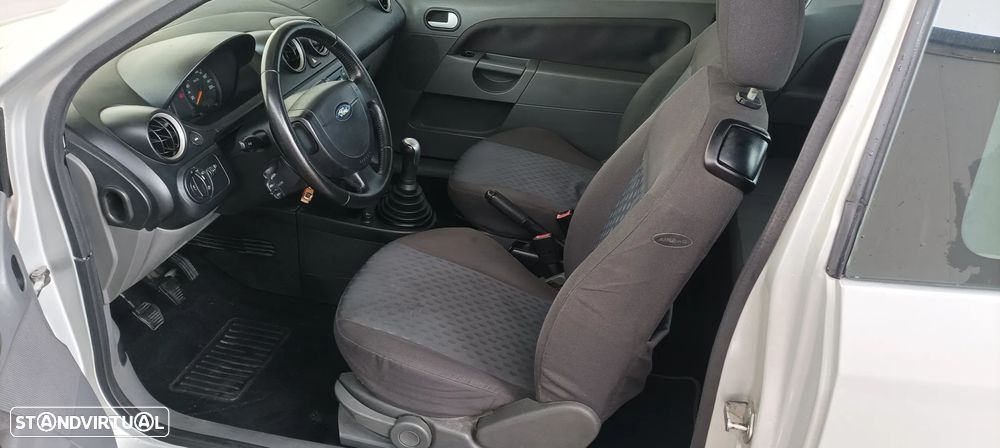Ford Fiesta - 7