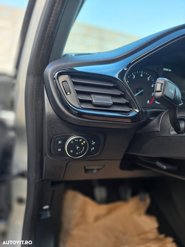 Ford Fiesta 1.0 EcoBoost S&S COOL&CONNECT - 11