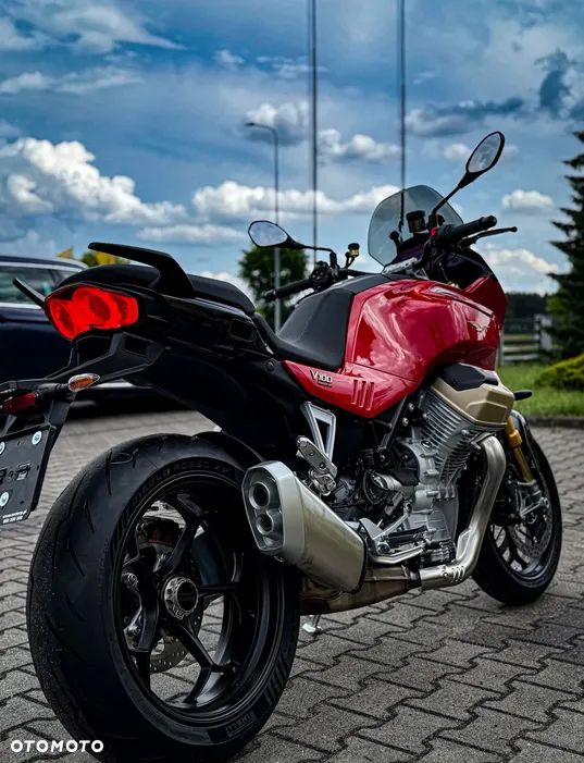 Moto Guzzi V100 Mandello - 3