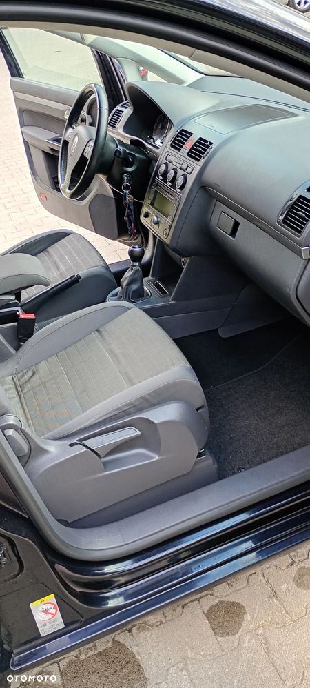 Volkswagen Touran 1.9 TDI Conceptline - 36