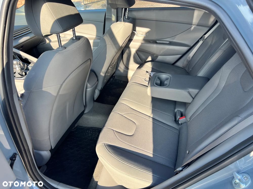 Hyundai Elantra - 23