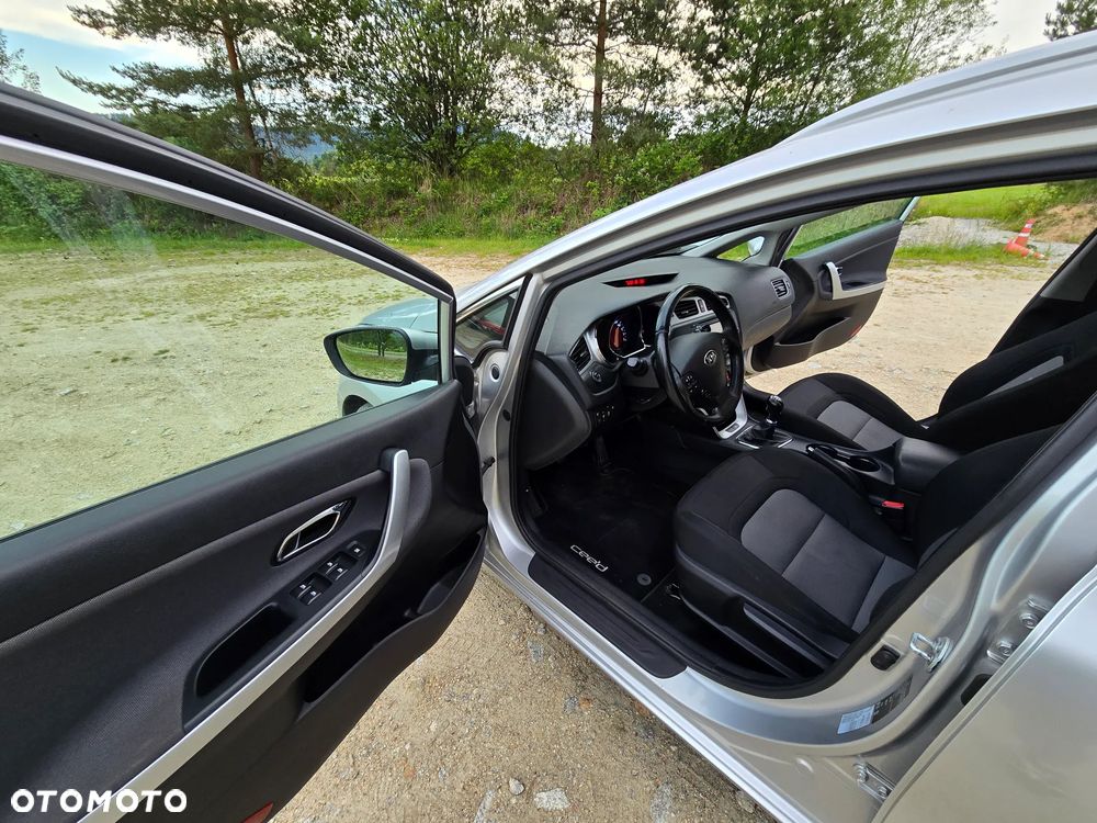Kia Ceed 1.6 CRDi 128 97g Edition 7 - 14