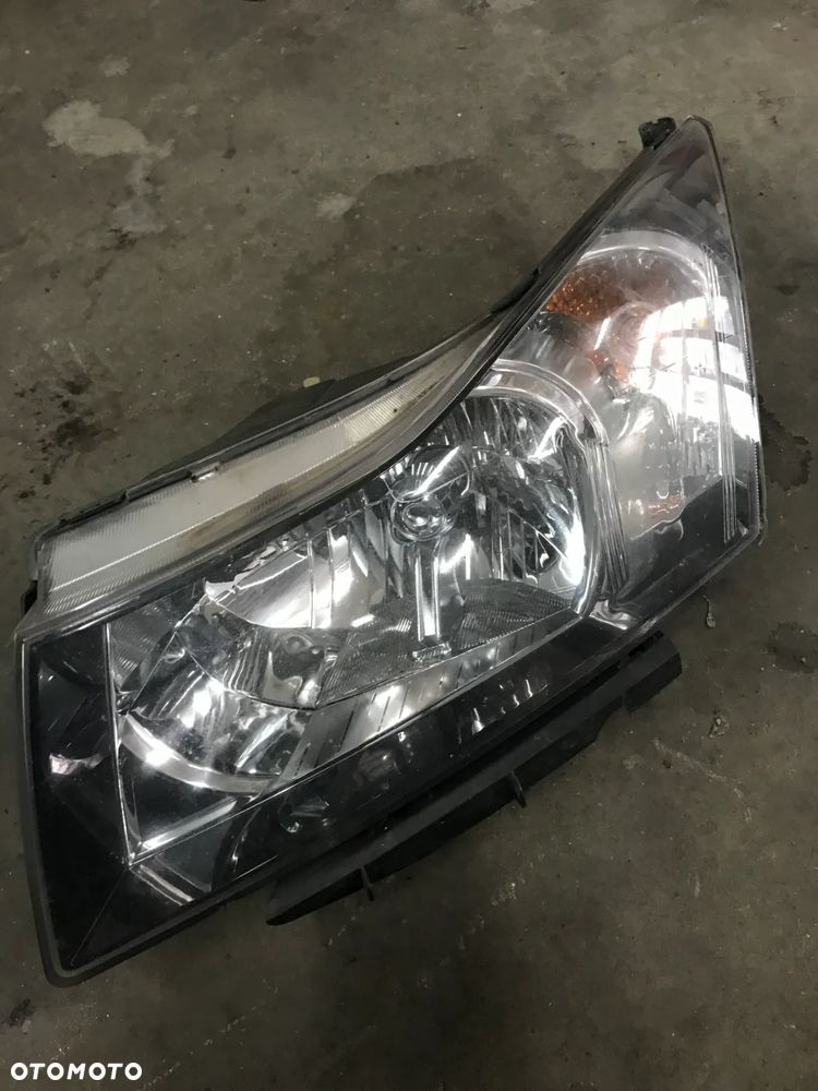 CHEVROLET CRUZE LAMPA LAMPY PRZEDNIE 2 szt  EUROPA