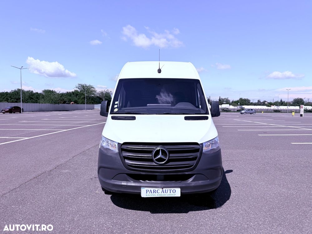 Mercedes-Benz Sprinter - 10