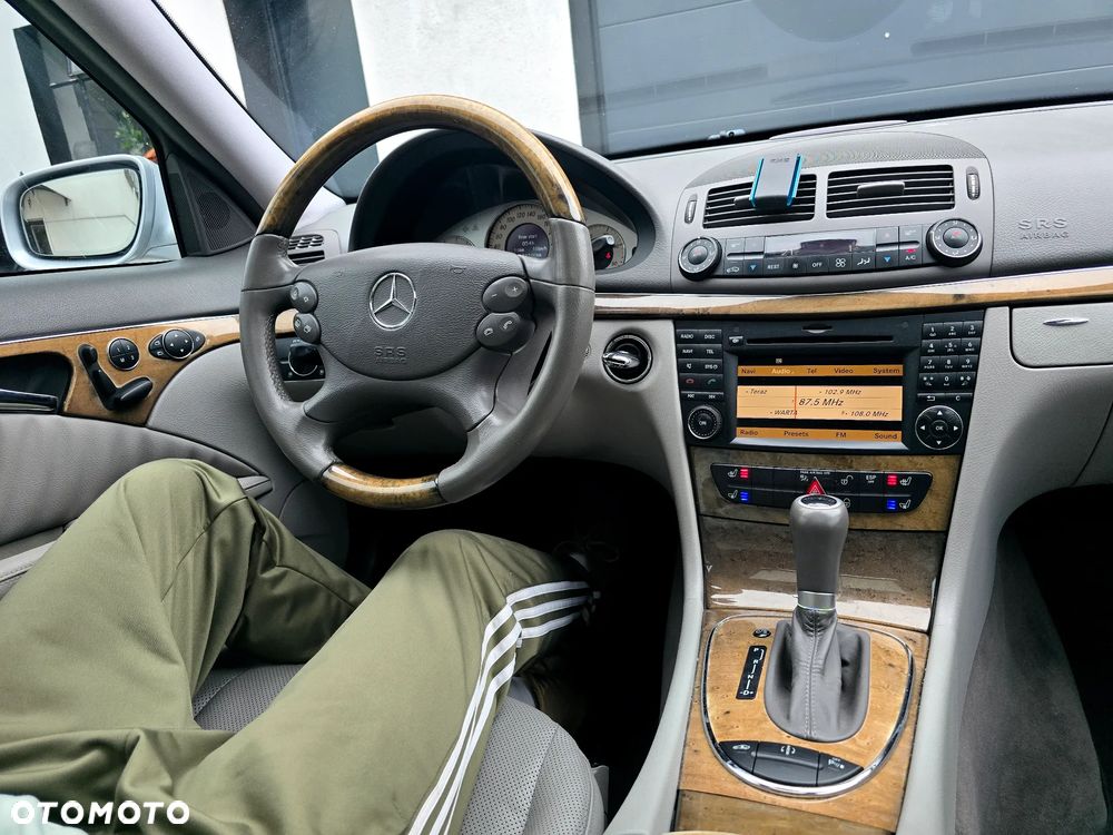 Mercedes-Benz Klasa E 320 CDI 4-Matic Avantgarde - 22