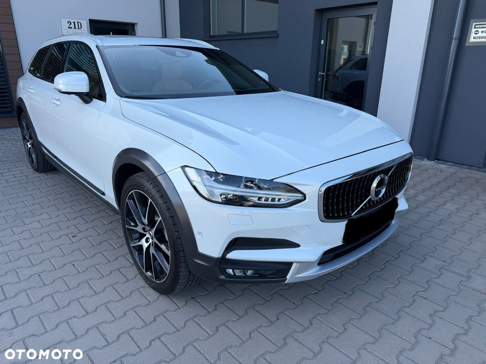 Volvo V90 Cross Country - 2