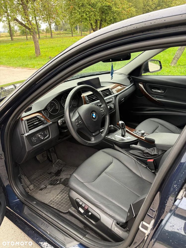 BMW Seria 3 - 12