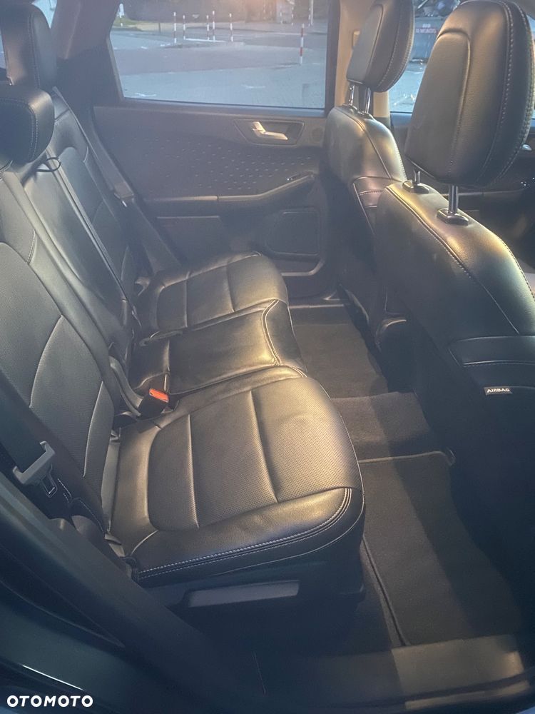 Ford Kuga - 12