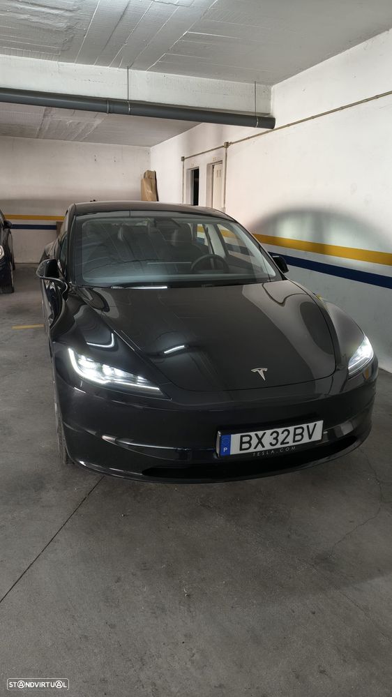 Tesla Model 3 - 1