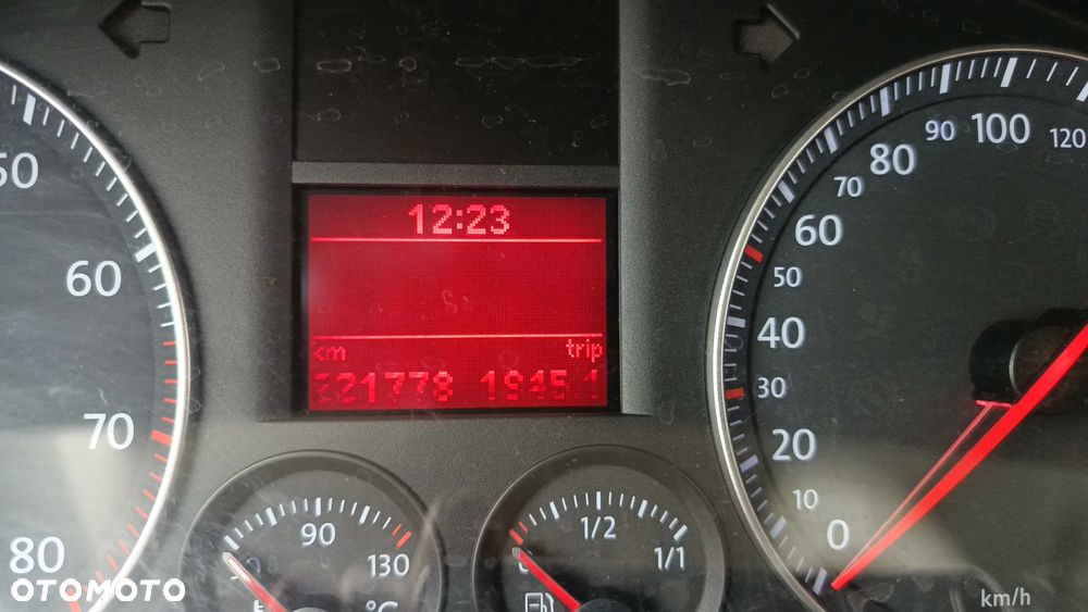 Volkswagen Touran 1.6 - 21