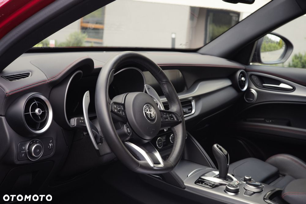 Alfa Romeo Stelvio 2.0 Turbo Tributo Italiano Q4 - 15