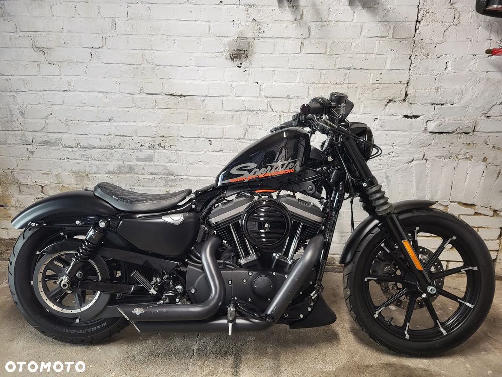 Harley-Davidson Sportster Iron 883 - 1