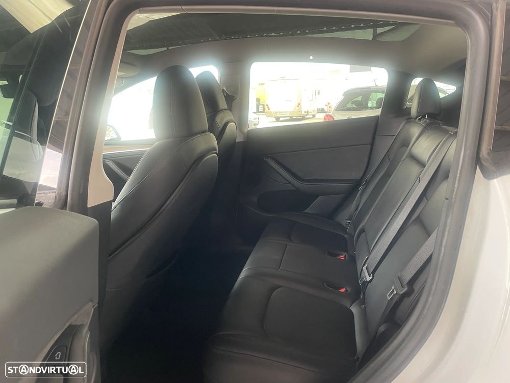 Tesla Model Y RWD - 13
