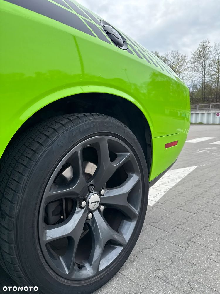 Dodge Challenger - 29