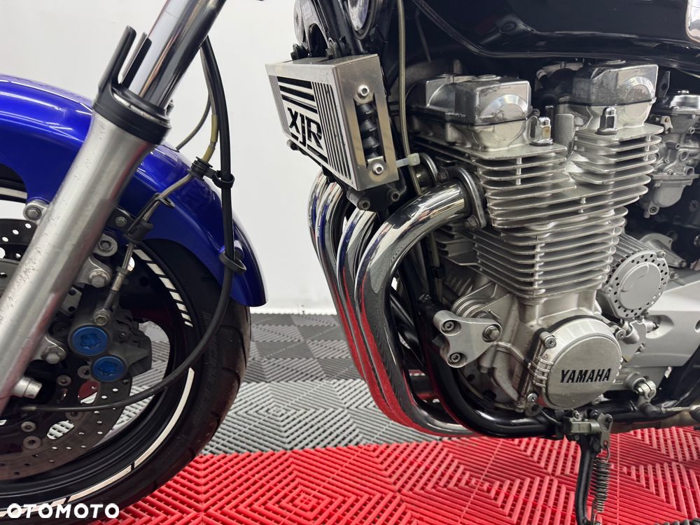 Yamaha XJR - 19