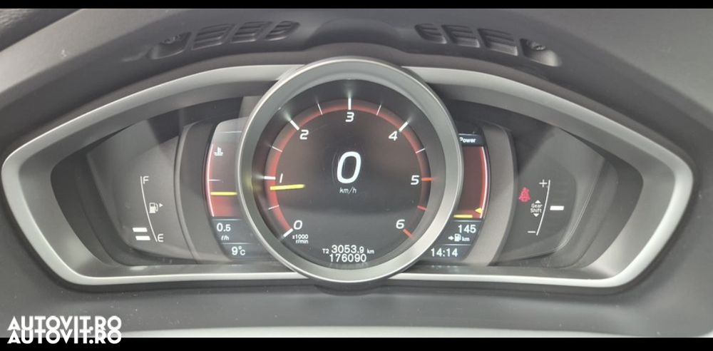 Volvo V40 D4 Momentum - 16