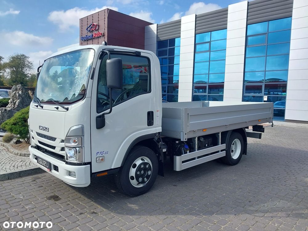 Isuzu P75 5.2 L - 2