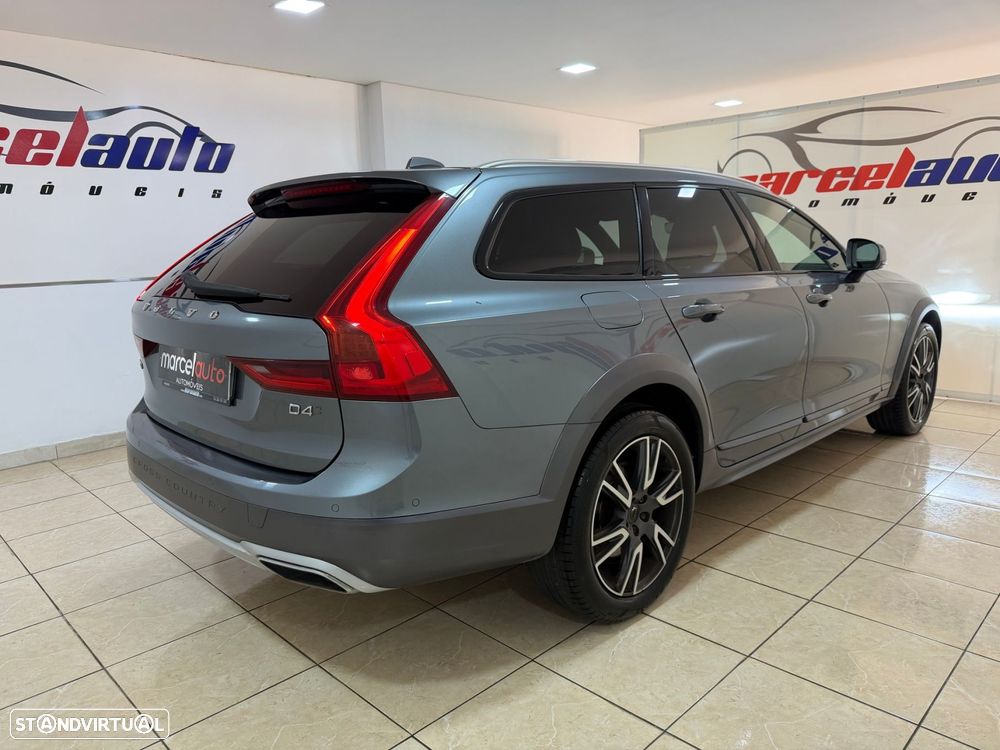 Volvo V90 Cross Country 2.0 D4 Pro AWD Geartronic - 10