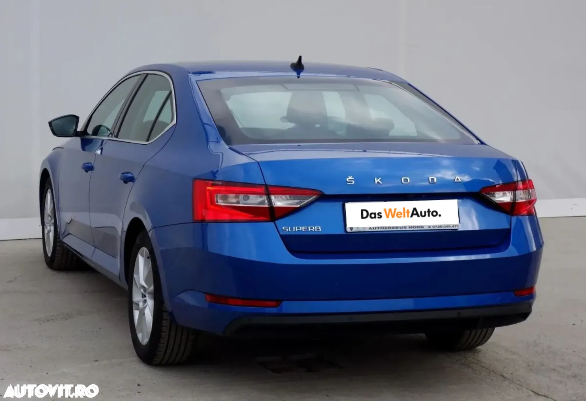 Skoda Superb 2.0 TDI DSG Ambition - 2