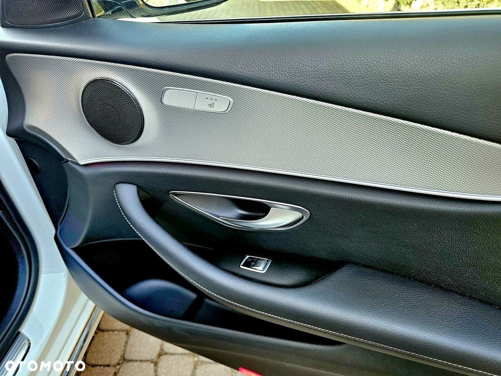 Mercedes-Benz Klasa E - 21