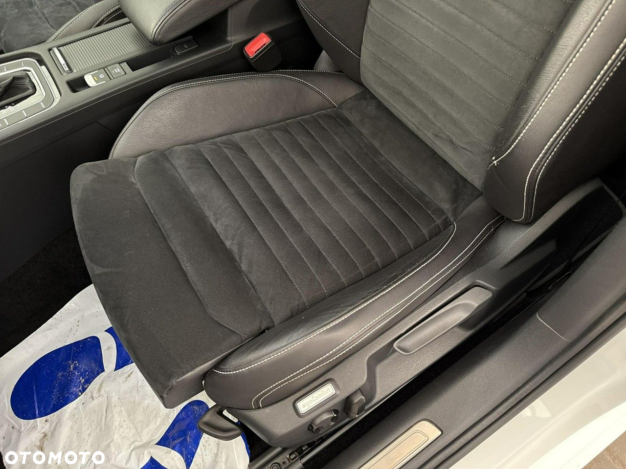 Volkswagen Passat 1.5 TSI EVO Elegance DSG - 17