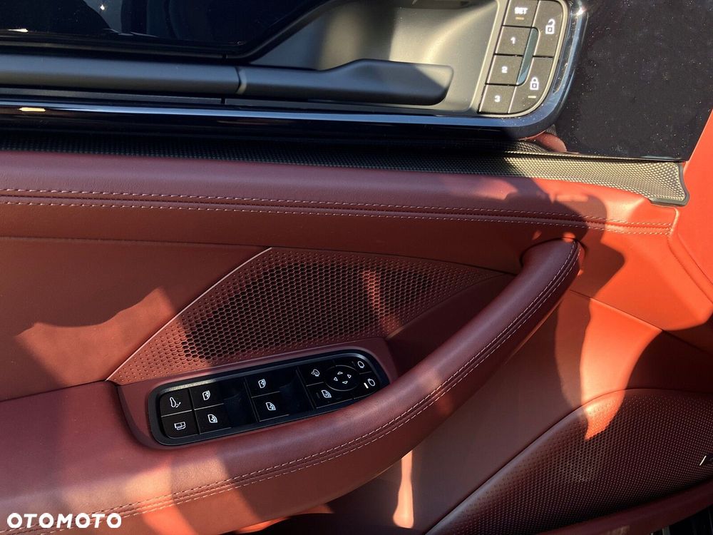 Porsche Panamera - 16