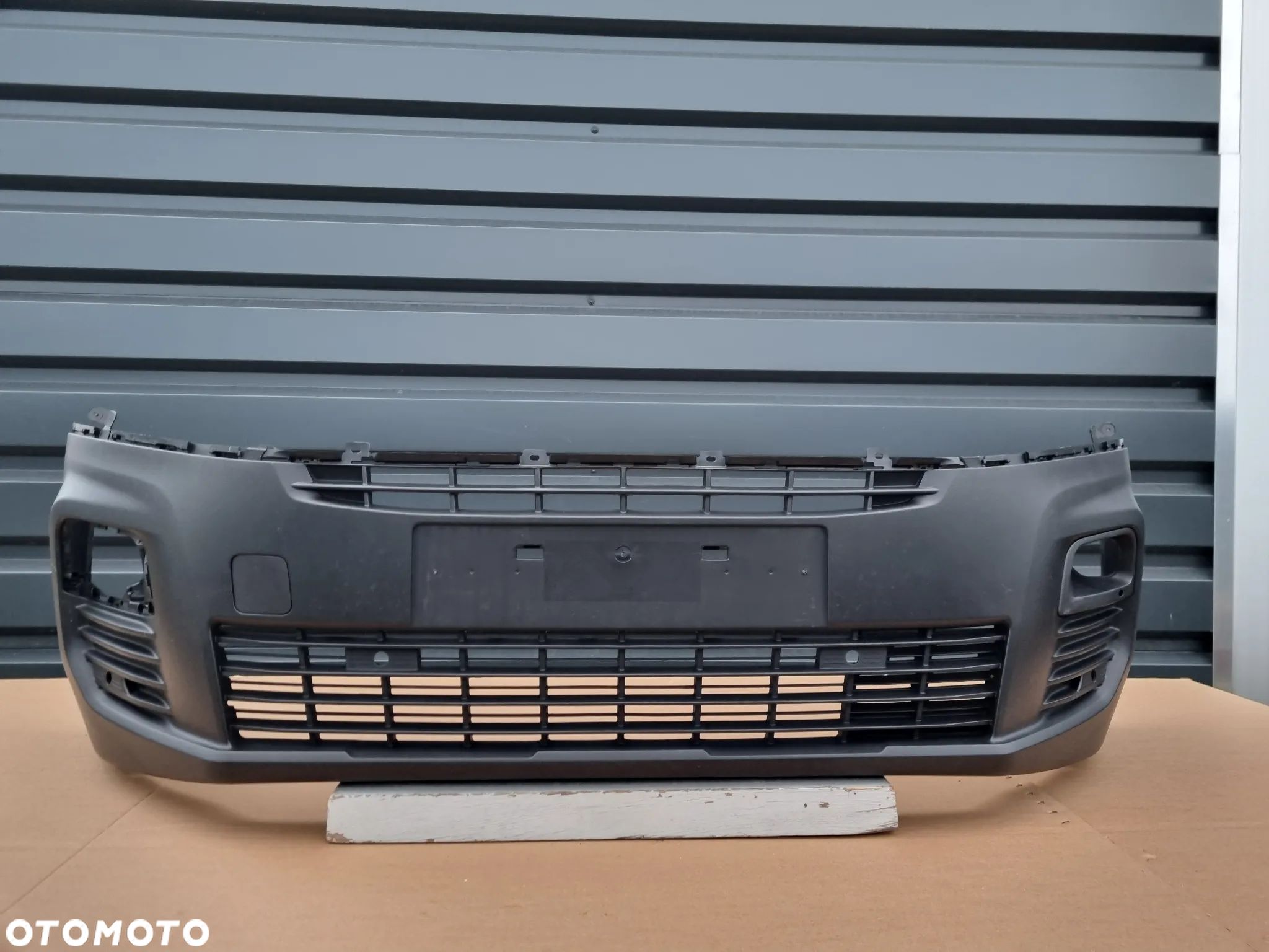 Citroen Berlingo IV 2018- zderzak przód oryginał MG070 - 1