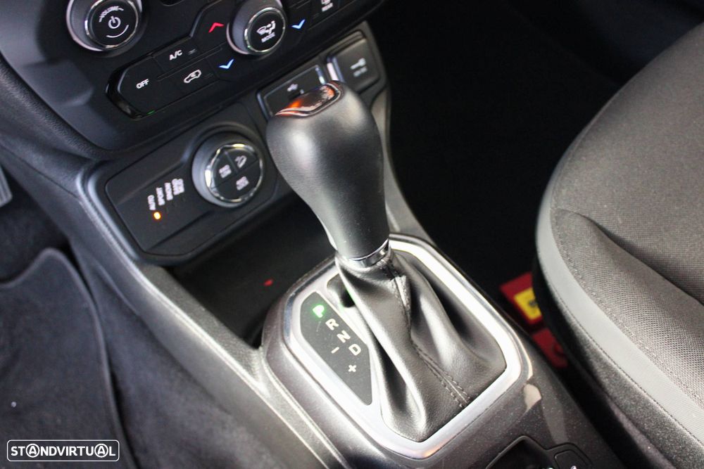 Jeep Renegade 1.3 T-GDI 4xe Auto Altitude - 11