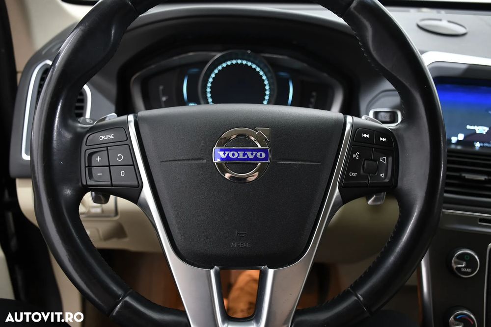 Volvo XC 60 D4AWD Summum - 24