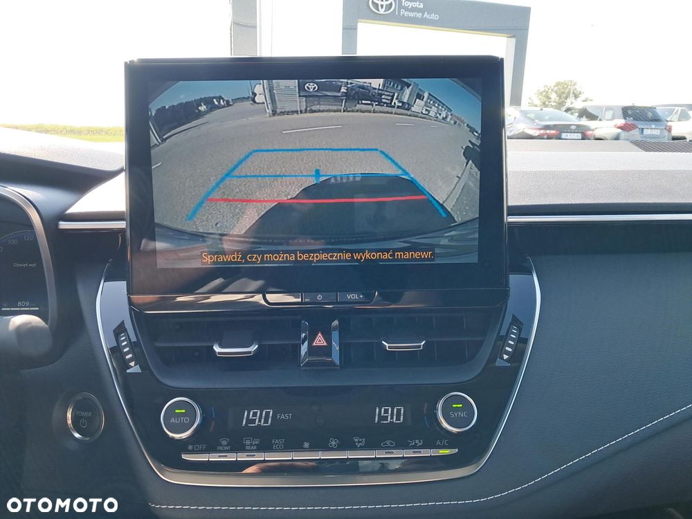 Toyota Corolla 1.8 Hybrid Comfort - 28