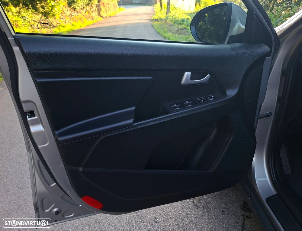 Kia Sportage 1.7 CRDI ISG TX Navi - 24