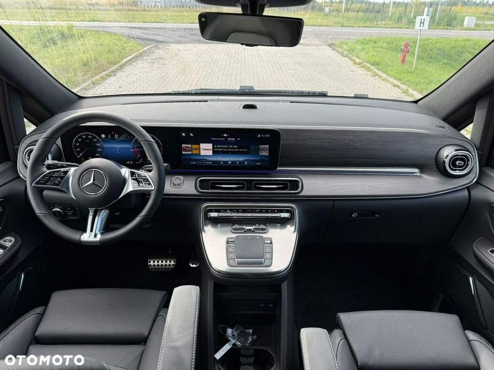 Mercedes-Benz Klasa V 300 d extralang 4Matic 9G-TRONIC Exclusive - 31
