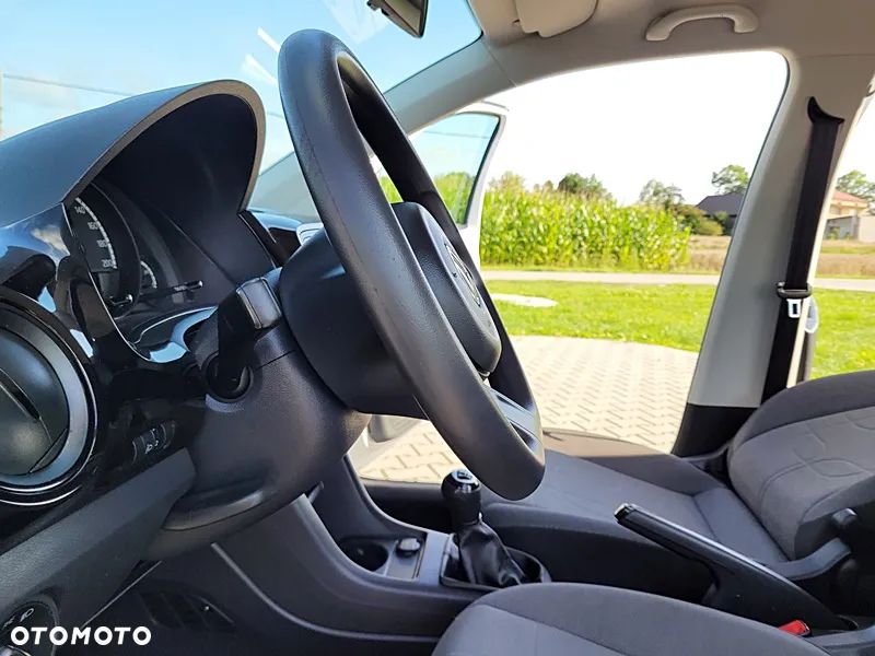 Volkswagen up! - 20
