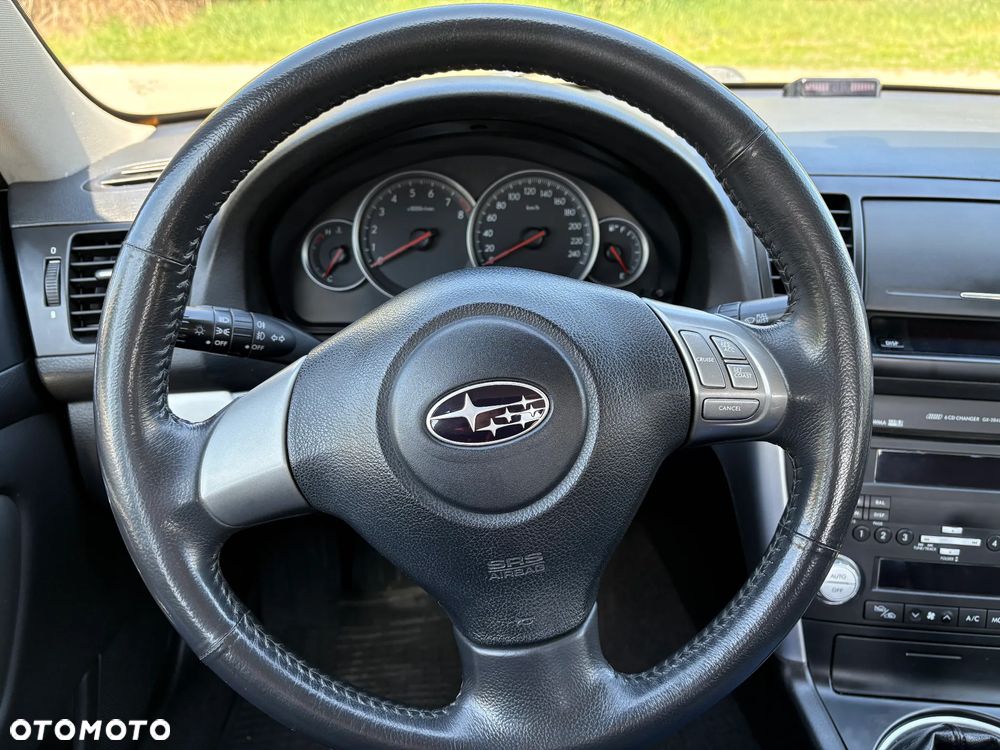 Subaru Legacy 2.0R Trend - 17