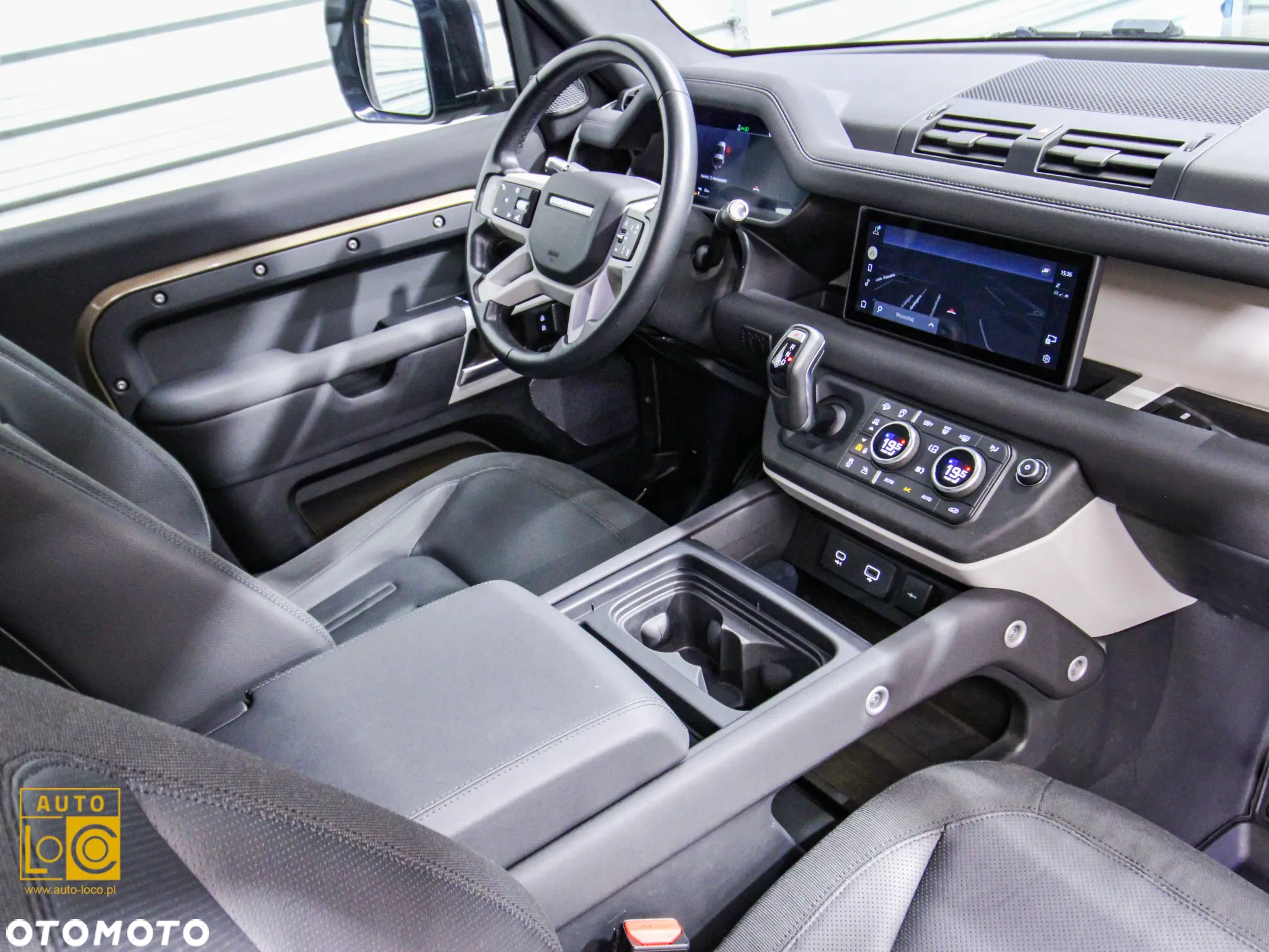 Land Rover Defender 90 D250 HSE - 15