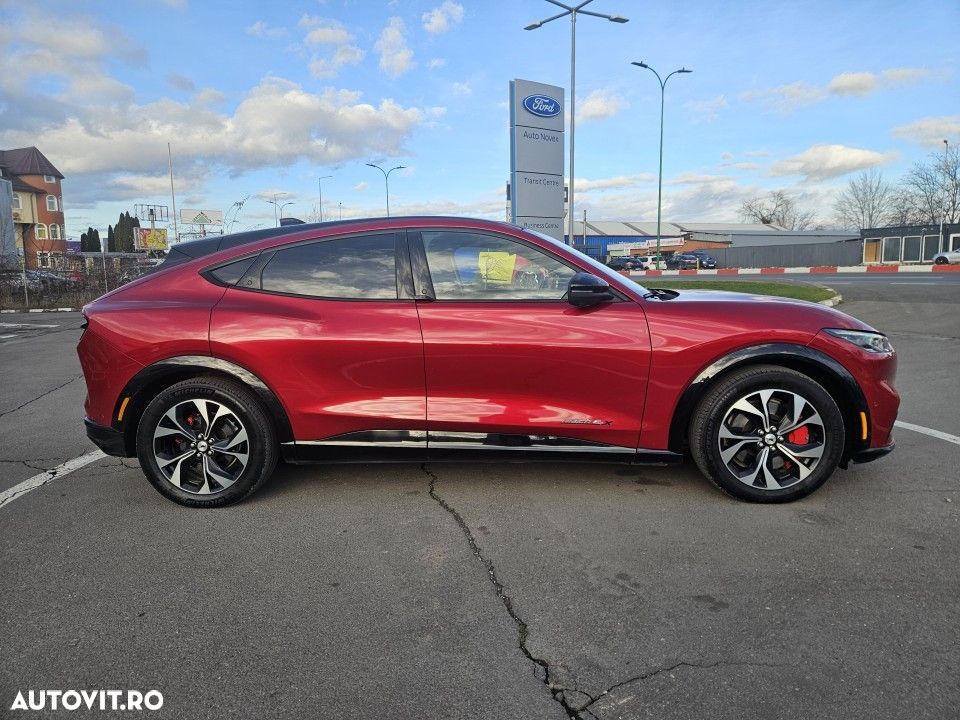 Ford Mustang Mach-E - 4