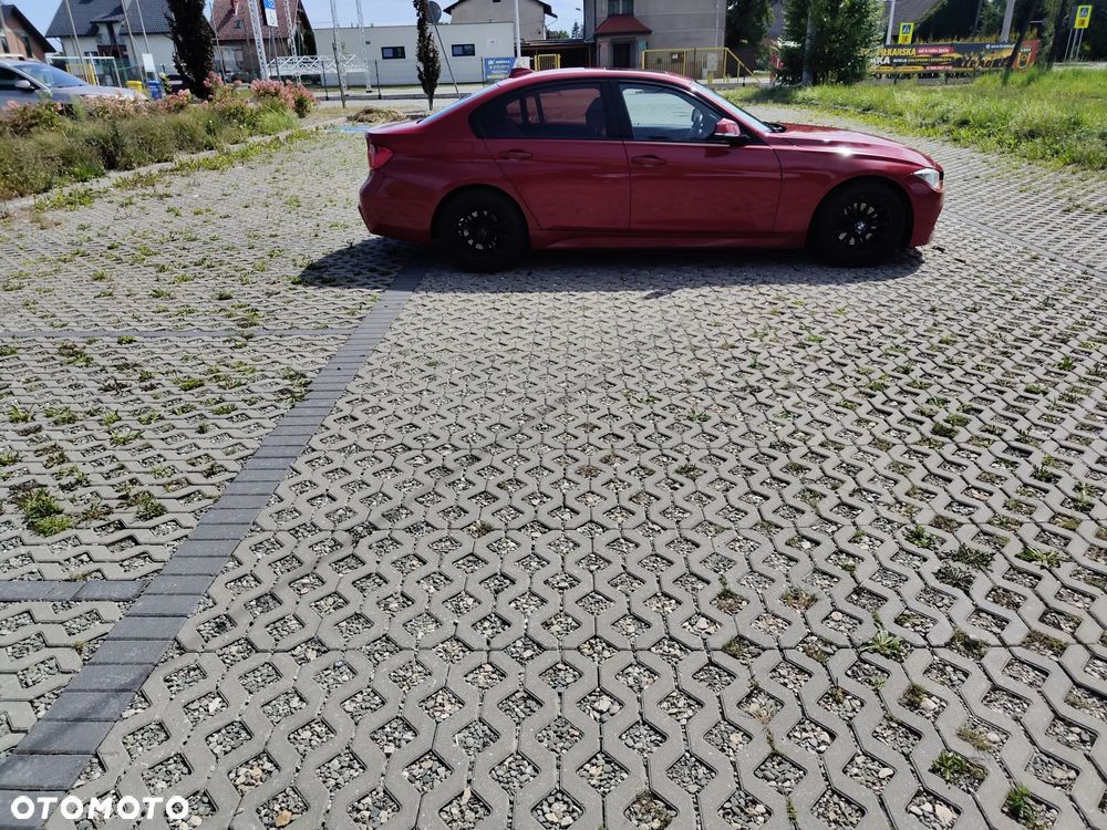 BMW Seria 3 320d Sport Line - 10