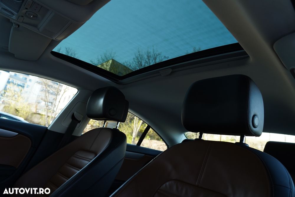 Volkswagen Passat CC - 8