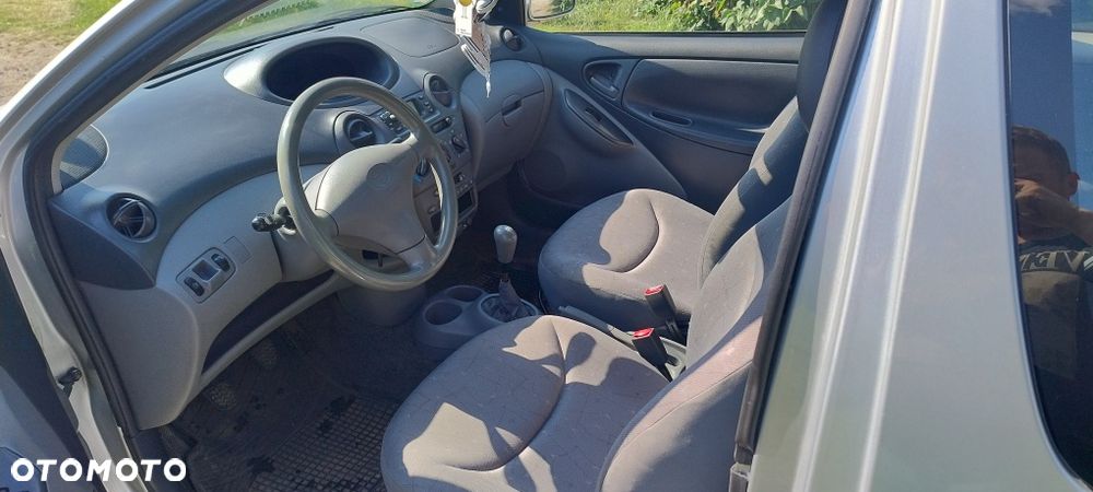 Toyota Yaris - 2