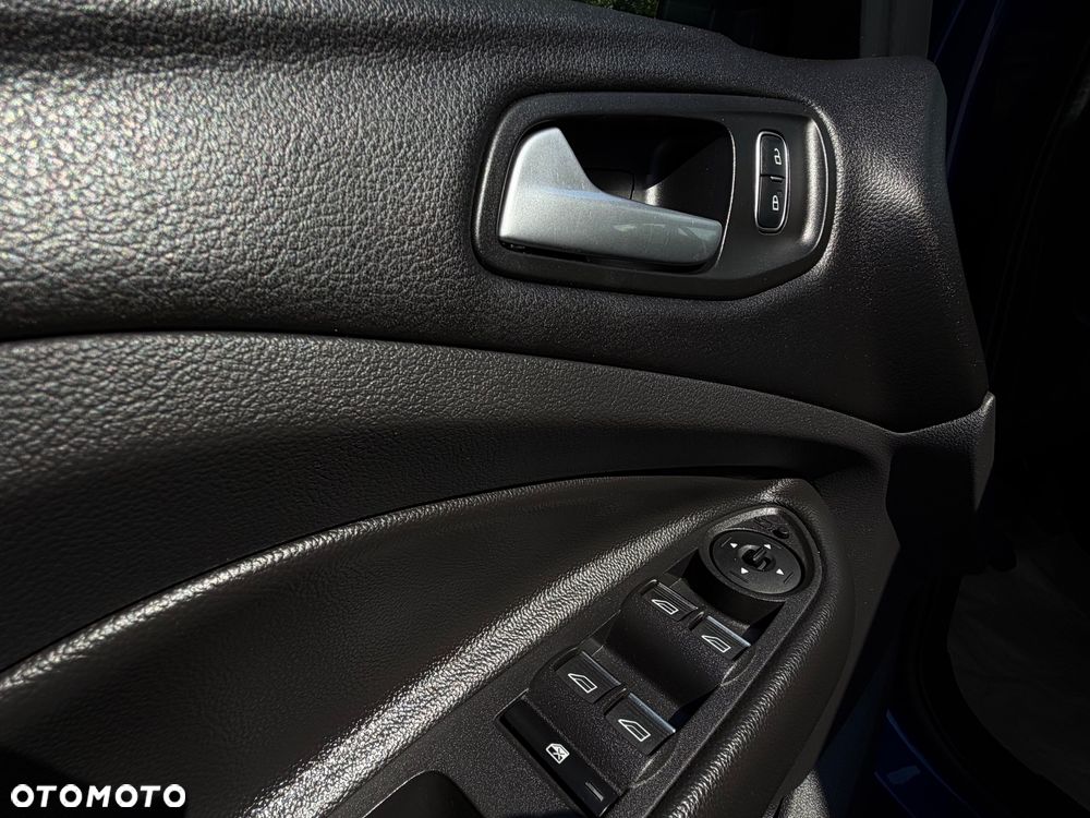 Ford Kuga 1.5 EcoBoost 2x4 SYNC - 23