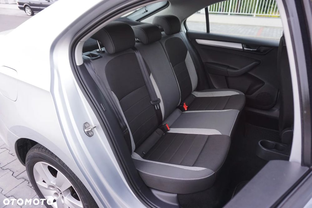 Skoda RAPID 1.0 TSI Style - 17
