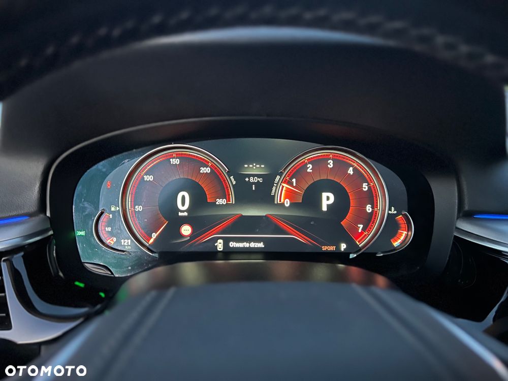 BMW Seria 5 530i Luxury Line sport - 11