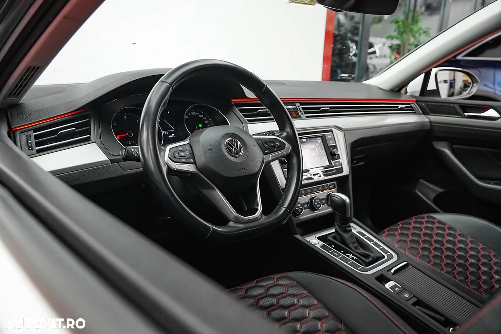 Volkswagen Passat 2.0 TDI SCR DSG Conceptline - 14