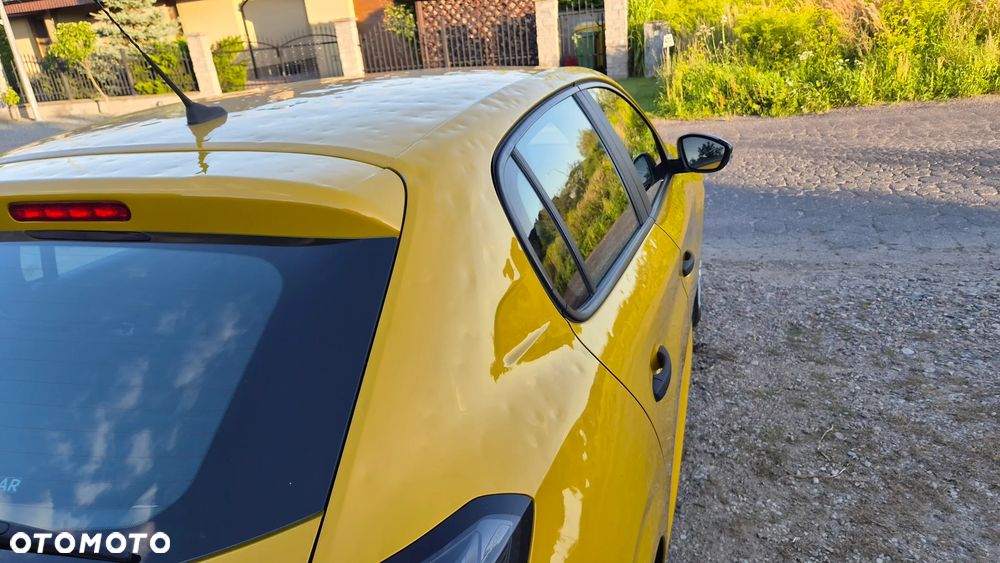 Peugeot 208 - 30