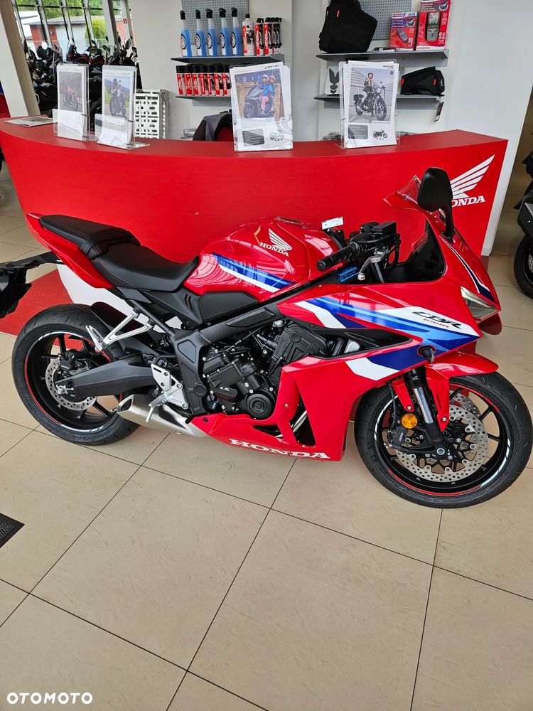 Honda CBR - 8
