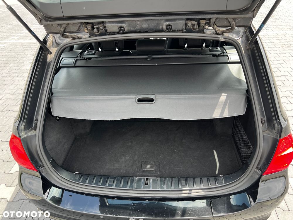 BMW Seria 3 318i - 13