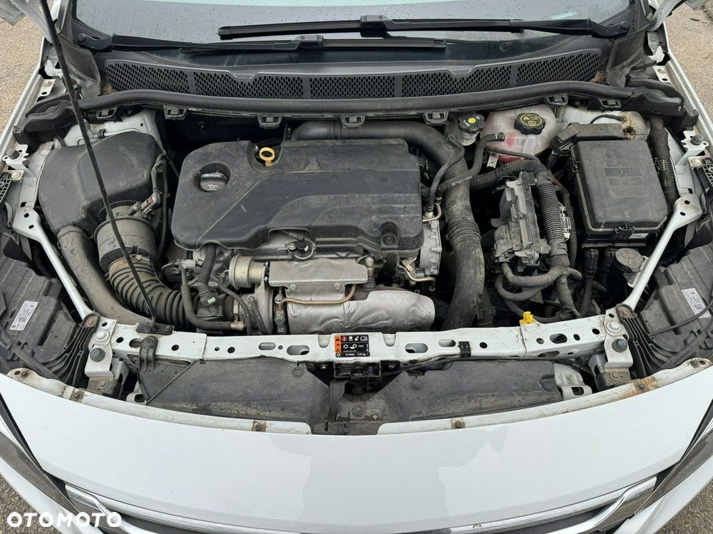 Opel Astra 1.4 T Dynamic S&S - 27