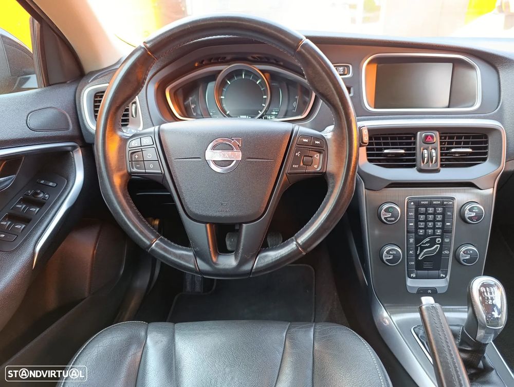 Volvo V40 D2 Kinetic - 12