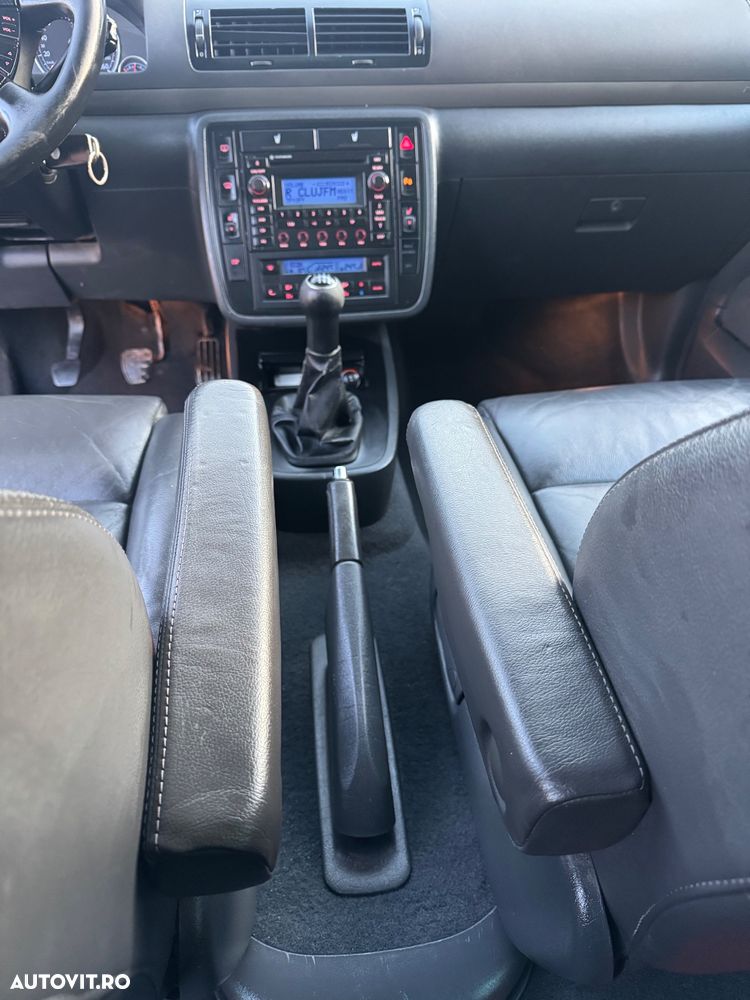 Volkswagen Sharan 1.9 TDI 4Motion - 8