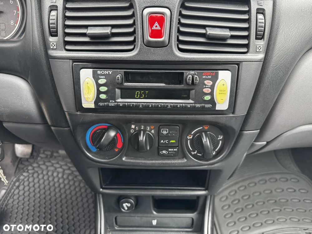 Nissan Almera - 18